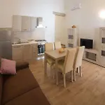 Domus بيت ضيافة أولبيا