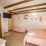 Domus 4* אולביה