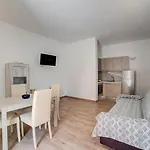 בית הארחה Domus 4*