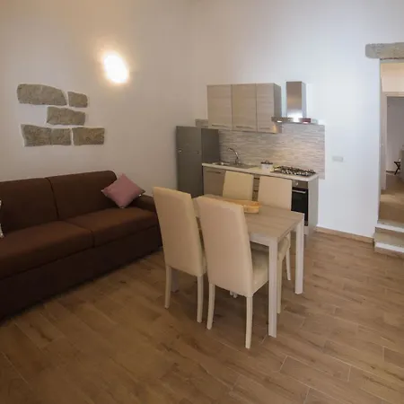 Domus Πανσιόν 3*