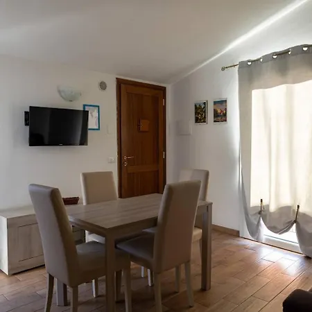 Domus 4* אולביה